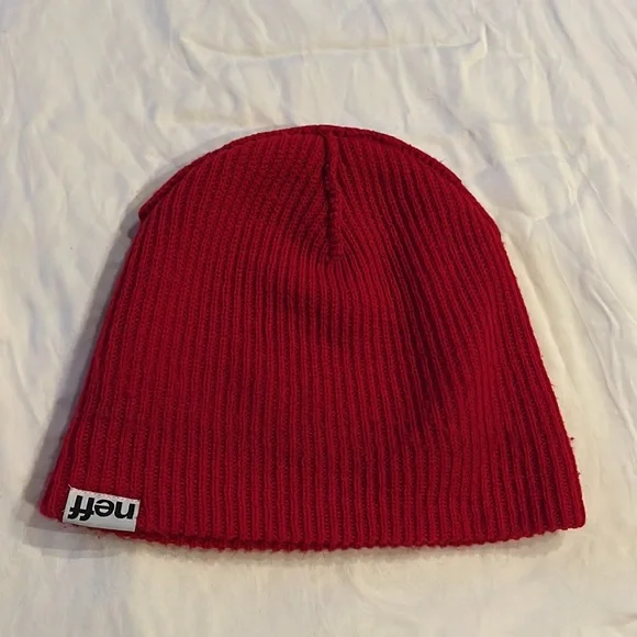 Red neff beanie - Picture 3 of 4